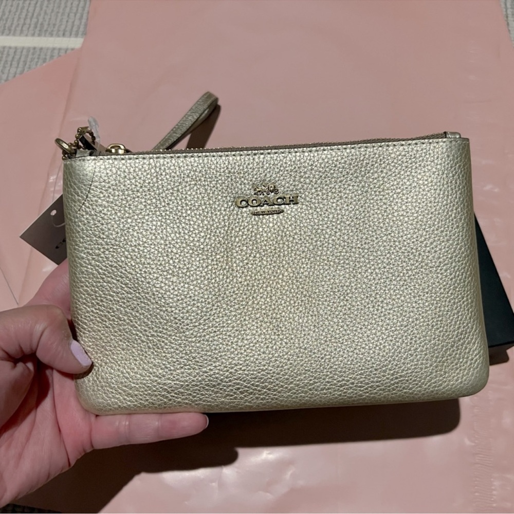 Coach Wristlet Champagne